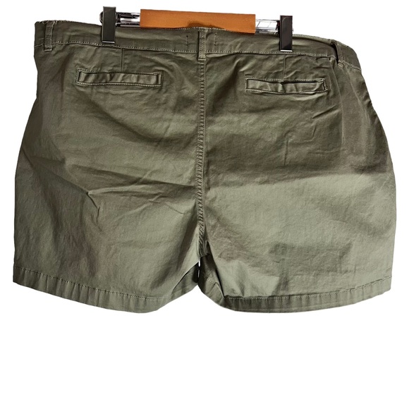 NEW Silver Jeans Co Light Olive Green Stretchy Khaki Shorts Women’s Plus Size 22 - Picture 7 of 7